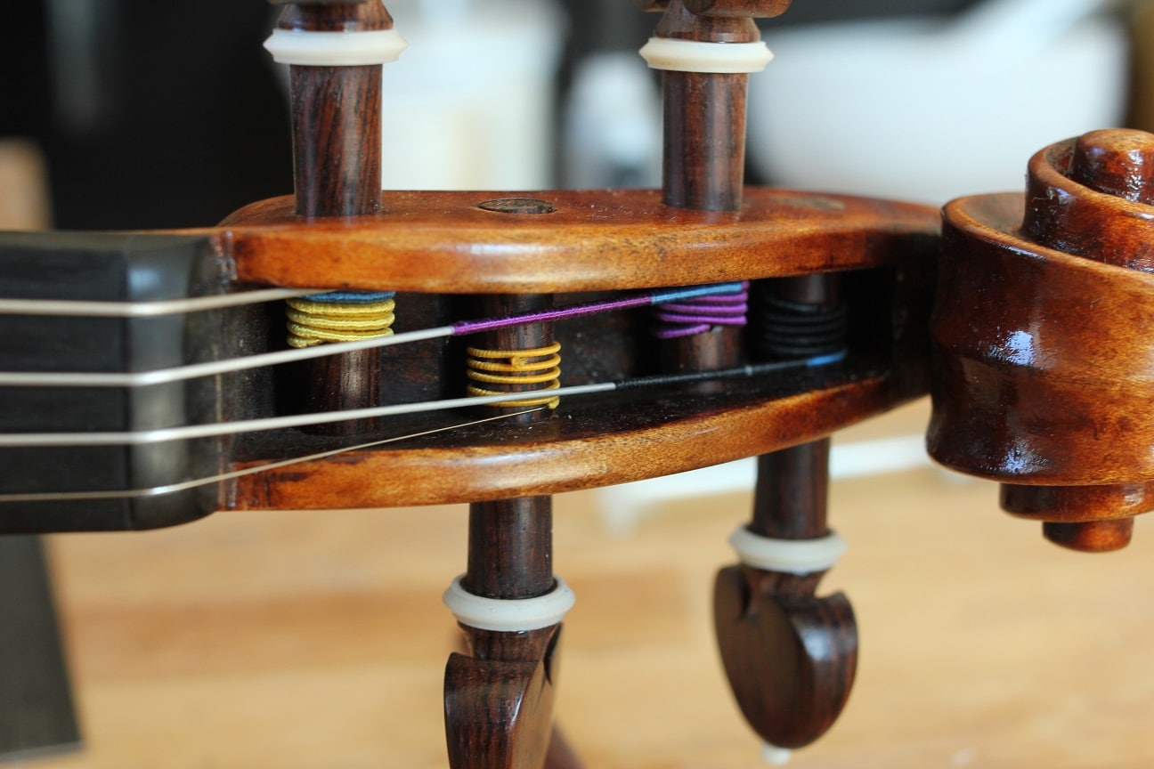 Comment changer une corde de violon? 